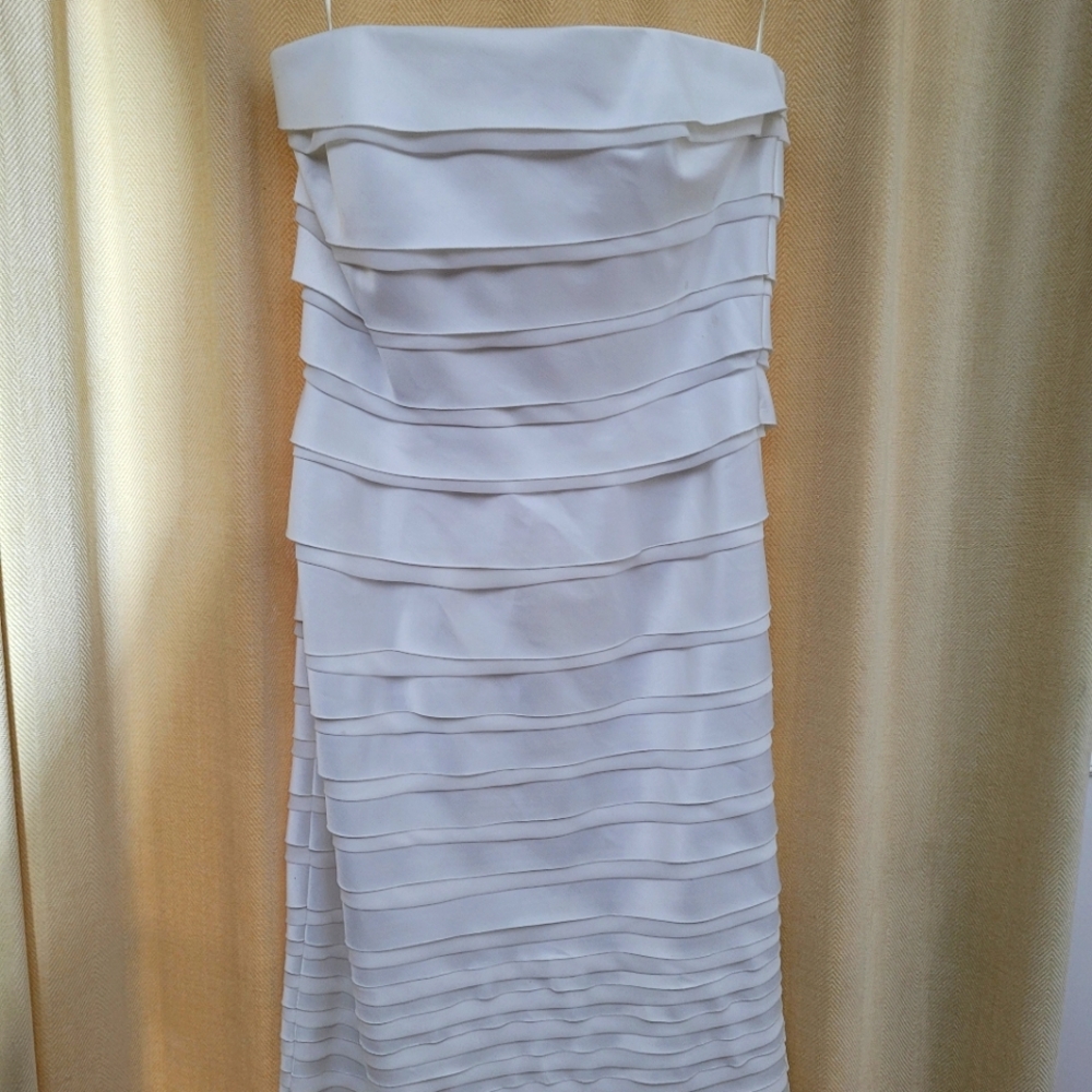 White House Black Market elegant white dress, very minor repair needed